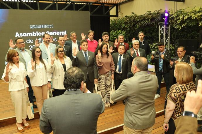 Profranquicias renueva su liderazgo: Raúl Angulo fue electo presidente de la Junta Directiva para el bienio 2025-2027