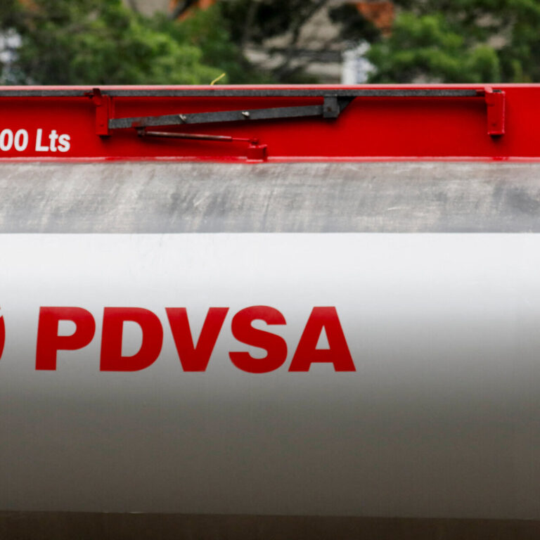 Venezuela recurre al almacenamiento flotante de crudo frente al colapso de sus terminales por el bloqueo de Estados Unidos