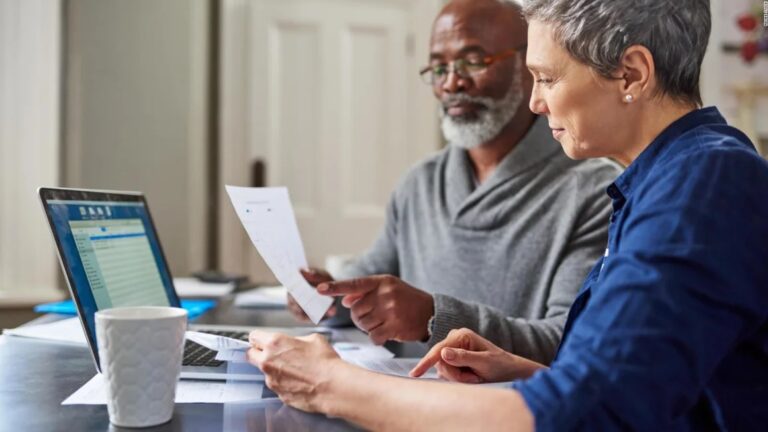 Jubilados estadounidenses encuentran en América Latina un retiro más económico y confortable