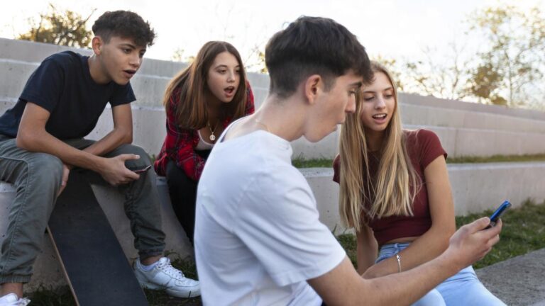 Nostalgia viral: cómo la música antigua generó ingresos inesperados en 2025